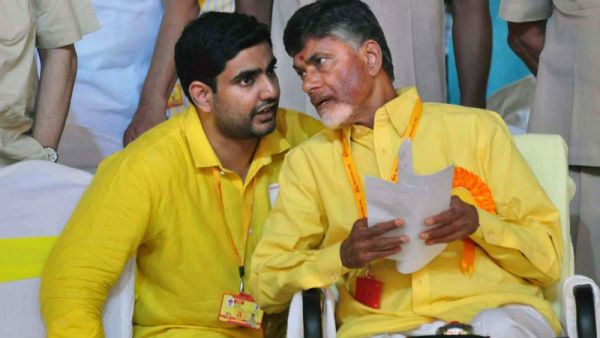 కుల రాజకీయాలు, దళితులపై దాడులు గాంధీజీ మార్గంలో ఎదిరిద్దాం : చంద్రబాబు ,లోకేష్ ట్వీట్స్