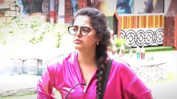 బిగ్ బాస్ షో లో ట్రయాంగిల్ లవ్ స్టోరీ.. బోరున ఏడ్చిన మోనాల్.. ఇప్పుడు ఇదే హాట్ టాపిక్