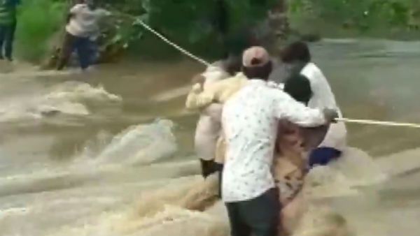 మరో రెండురోజులు గ్రేటర్‌లో జోరువాన, సిబ్బంది అలర్ట్.. ఏపీలో మహిళను కాపాడిన స్థానికులు..