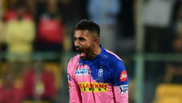 IPL 2020:శ్రేయాస్ గోపాల్ స్పిన్ మంత్రం అదరహో... ముంబైపై సత్తా చాటిన యువ స్పిన్నర్