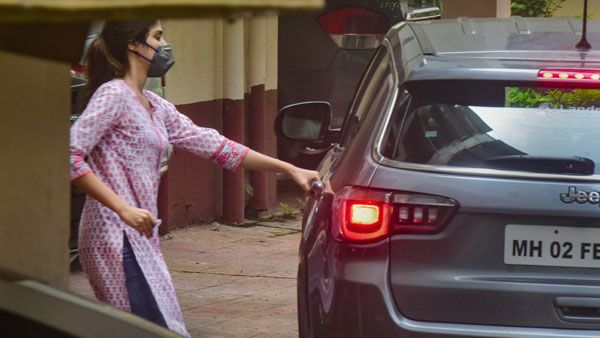 బాలీవుడ్ డ్రగ్స్ కేసు: అక్టోబర్ 20 వరకు మళ్లీ రియా రిమాండ్ పొడిగింపు..ఎన్సీబీ వాదన ఇలా !!