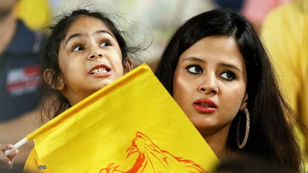 రవీంద్ర జడేజాపై ధోనీ భార్య ప్రశంసల జల్లు: అతనో కిల్లర్ ఇన్‌స్టింక్ట్ అంటూ..!