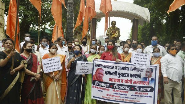 యూపీలో ఉంది రామరాజ్యం కాదు అటవీ రాజ్యం ... ప్రజాస్వామ్యంపై సామూహిక అత్యాచారం : శివసేన ఫైర్