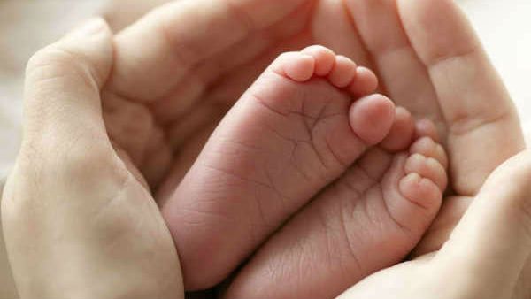 తిండి పెట్టలేని దుస్థితిలో కసాయిగా మారిన కన్నతల్లి .. పేదరికంతో బిడ్డను కడతేర్చిన దారుణం