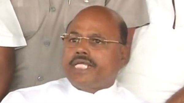 టీఆర్ఎస్ ఎమ్మెల్యే మంచిరెడ్డి కారుపై చెప్పులు విసిరిన రైతులు ..పోలీసుల లాఠీచార్జ్