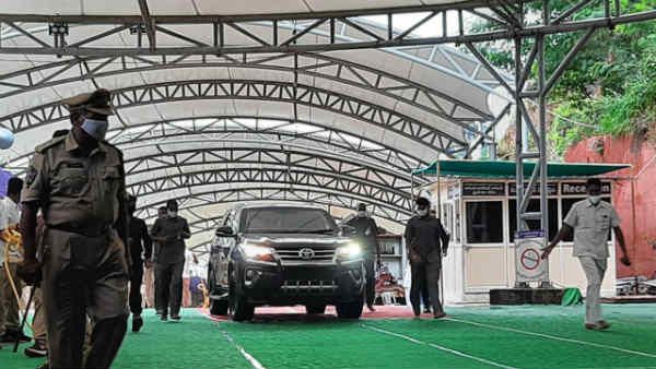 రేపు ఇంద్రకీలాద్రికి జగన్‌- మూలానక్షత్ర్రం సందర్భంగా పట్టు వస్త్రాల సమర్పణ