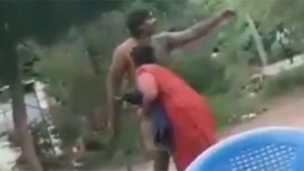 Lady Tiger: ఎర్రచీర ఆంటీ ఎవరో కాని ఇరగదీసింది, నడిరోడ్డులో నగ్నంగా రౌడీ, తండ్రి పొలిటీషియన్!