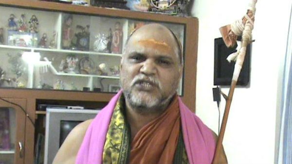 ఏపీ గుళ్లలో స్వరూపానంద పుట్టినరోజు వేడుకలా ? అడ్డుకోవాలని హైకోర్టులో పిల్‌..