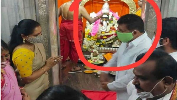 గణపతిపై టీఆర్ఎస్ కండువా వేసి పూజలు: కవితపై విమర్శలు, కేసీఆర్‌పై అరవింద్ సెటైర్లు