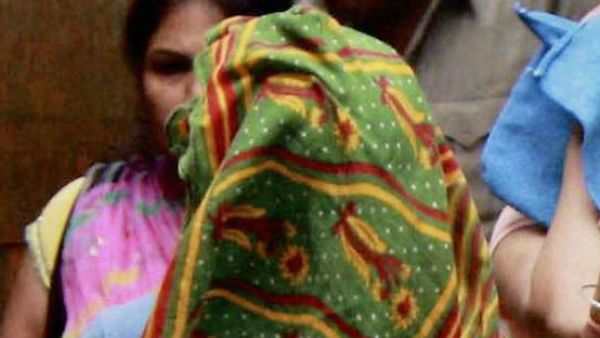 Hitech Sketch: ఫ్యామిలీ హైటెక్ వేశ్యవాటిక, గుంటూరు మిర్చి, నెల్లూరు నాటుకొడి, రాత్రి ఇది లెక్క !