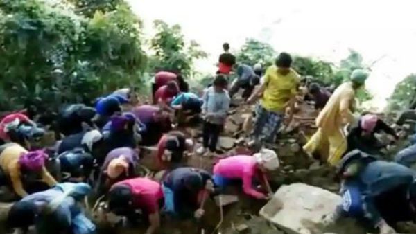 అక్కడ మెరిసేవన్నీ వజ్రాలేనా ... నాగాలాండ్ బొగ్గుగనుల్లో వజ్రాల వేట.. ఎగబడుతున్న జనం