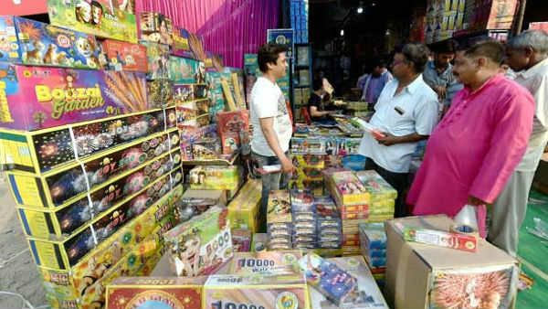 దీపావళి క్రాకర్స్‌పై నిషేధం - నవంబర్‌ 10 నుంచి 30వ తేదీ వరకూ- ఎక్కడెక్కడంటే...