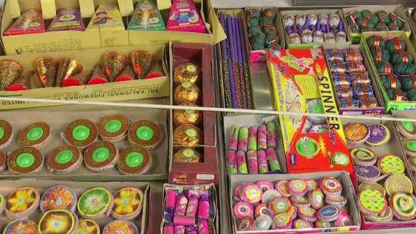 దీపావళికి కరోనా దెబ్బ- ఏపీతో పాటు దేశంలో క్రాకర్స్‌ కాల్చే సమయాలివే- గ్రీన్‌ క్రాకర్స్‌ అంటే ?