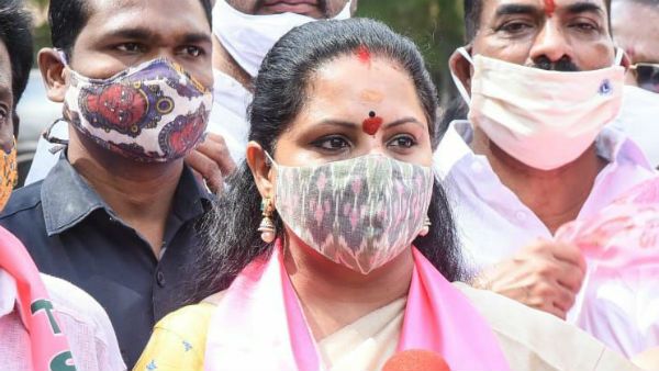 మాటలు జాగ్రత్త .. మాణిక్కం ఠాగూర్ కు కవిత వార్నింగ్ .. సోషల్ మీడియాలో గ్రేటర్ వార్