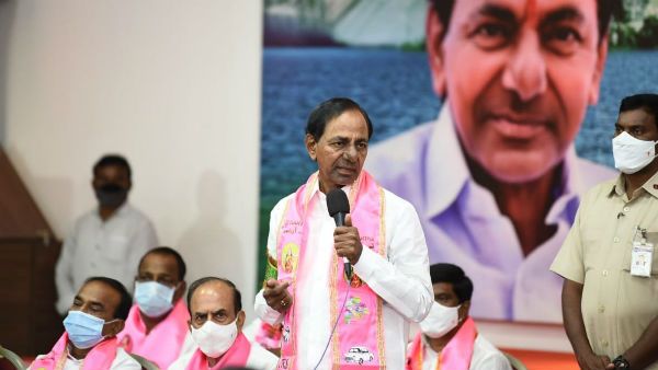 నగరమంతా ఉచిత వైఫై , రూ. 1900 కోట్లతో మిషన్ భగీరథ పైప్ లైన్ ... టీఆర్ఎస్ గ్రేటర్ ఎన్నికల మేనిఫెస్టో