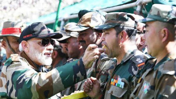 సరిహద్దుల్లో సైనికులతో ప్రధాని మోడీ దీపావళి సంబరాలు- చైనా తీరుపై పరోక్ష విమర్శలు