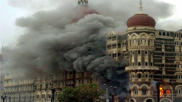 ముంబై మారణహోమానికి 12 ఏళ్ళు .. చేదు జ్ఞాపకాలు, మానని గాయాలు .. అమరులకు నివాళి