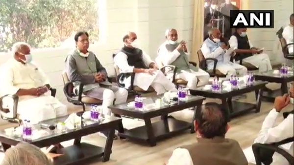 నితీశే సీఎం: ఏకగ్రీవంగా ఎంచుకున్న బీహార్ ఎన్డీఏ ఎమ్మెల్యేలు -బీజేపీ బడా నేతల గైర్హాజరు