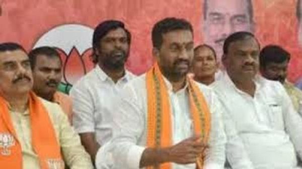 వరదలొస్తే ఎక్కడున్నారు.. కాపలా కుక్కలా ఉంటానన్న కామెంట్ గుర్తుచేసిన రఘునందన్ రావు