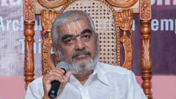 విజయసాయిరెడ్డి, రమణదీక్షితులకు టీటీడీ షాక్‌- సొంత ప్రభుత్వంలోనూ పరువునష్టం కేసులు..