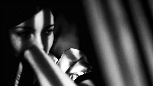 యూపీలో ఉన్నావ్ సీన్ రిపీట్... అత్యాచార బాధితురాలిపై పెట్రోల్ దాడి... ఆస్పత్రిలో మృతి...