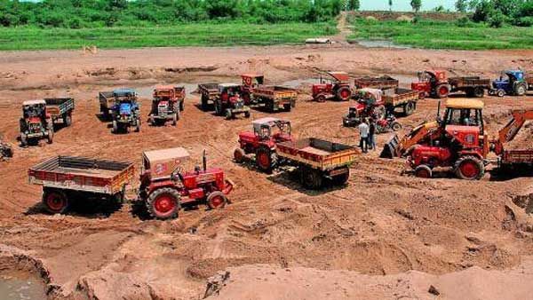 ఇసుకపై చేతులెత్తేసిన ఏపీ సర్కార్‌-ఆన్‌లైన్‌ అమ్మకాల రద్దు- నేరుగా రీచ్‌ల్లోనే కొనుగోళ్లు