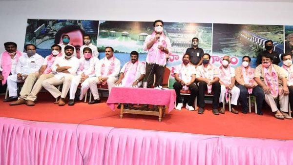 దేశాన్ని దివాళా తీయించింది మోదీనే.! శ్రీధర్ రెడ్డి చేరిక సభలో బీజేపీపై మండిపడ్డ కేటీఆర్.!