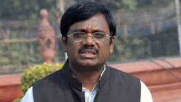 పాత మ్యానిఫెస్టోనే మళ్ళీ కొత్తగా ... టీఆర్ఎస్ కు 20 సీట్లు కూడా కష్టమే : మాజీ ఎంపీ వివేక్