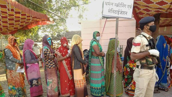 10 రాష్ట్రాల్లో 54 అసెంబ్లీ స్థానాలకు ముగిసిన ఉపఎన్నికలు -మధ్యప్రదేశ్‌లో 66శాతం పోలింగ్