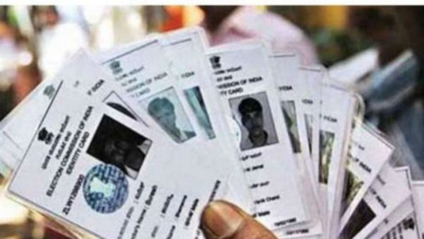 ఓటరు ఐడీలపై ఈసీ సంచలన నిర్ణయం -ఆధార్ తరహాలో అందరికీ డిజిటల్ ఓటరు కార్డులు -జారీ ఎప్పుడంటే