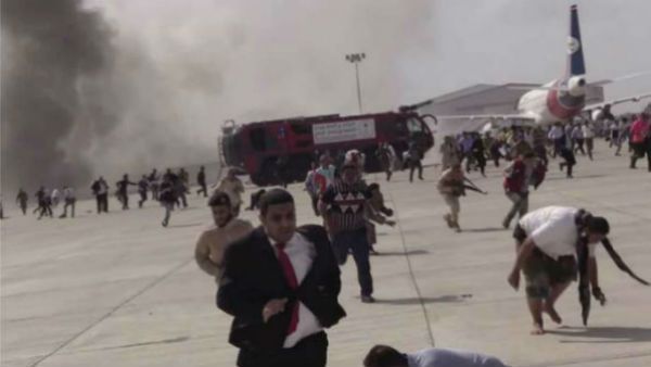 యెమన్: అడెన్ ఎయిర్ పోర్టులో భారీ పేలుడు -ఇప్పటికే 26 మంది మృతి -తృటిలో మంత్రులు ఎస్కేప్