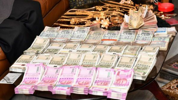 తెలంగాణాలో మరో అవినీతి చేప .. క్రికెట్ బెట్టింగ్ లంచం వ్యవహారంలో కామారెడ్డి డీఎస్పీని అరెస్ట్ చేసిన ఏసీబీ