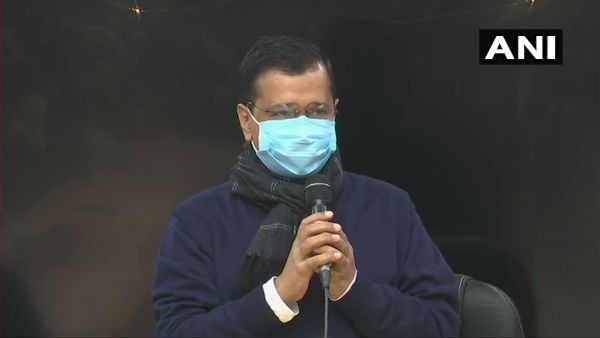 సీఎం కేజ్రీవాల్ ఇంటి ముందు డిప్యూటీ సీఎం ఆందోళన .. రైతులకు అండగా ఉండటం నేరమా .. బీజేపీపై ఫైర్