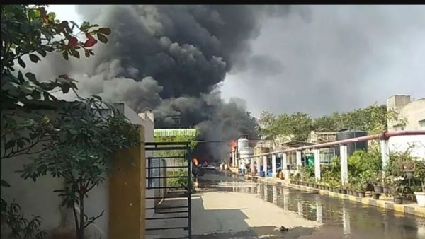 బొల్లారం కెమికల్ ప్లాంట్‌లో భారీ పేలుడు.. ఎగసిపడుతున్న మంటలు.. చిక్కుకుపోయిన కార్మికులు?