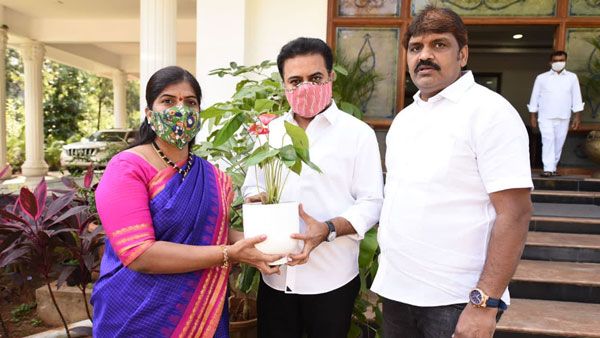 మేయర్ రేసులో ఆ ముగ్గురూ: కుమార్తె కోసం కేకే లాబీయింగ్: బొంతు పావులు: మజ్లిస్‌తో రొటేషన్?