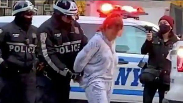 అమెరికాలో కారు బీభత్సం... నిరసనకారుల పైకి దూసుకెళ్లి... తీవ్ర కలకలం...