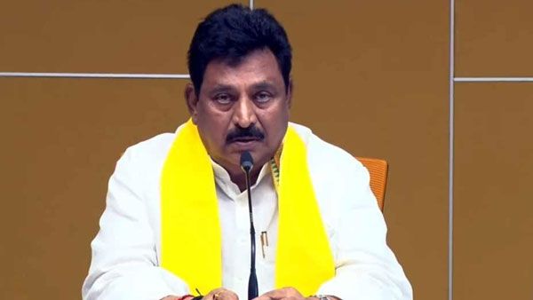 చంద్రబాబును విమర్శించే స్థాయి కాదు.. విజయసాయిపై చినరాజప్ప ఫైర్