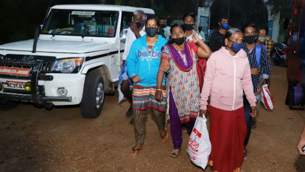 బురెవి..బలహీన పడినా: ఏకధాటి వర్షాలతో బెంబేలు: 5 జిల్లాల్లో పబ్లిక్ హాలిడే: ఎయిర్‌పోర్ట్ క్లోజ్