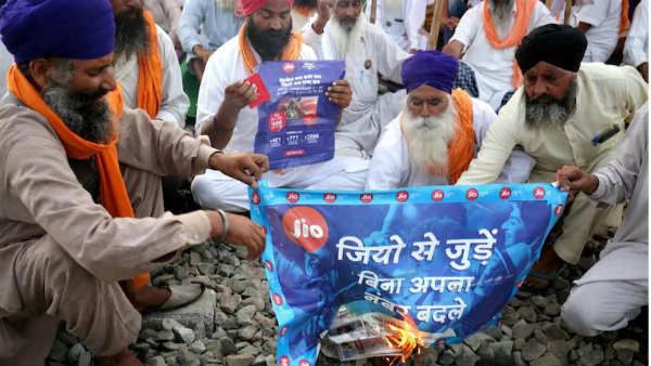 ఎయిర్‌టెల్, వొడాఫొన్ ఐడియాపై జియో సంచలన ఆరోపణలు, ఎంఎన్పీ కోసం రైతుల పేరుతో..ఎయిర్ టెల్, వొడాఫొన్ ఐడియాపై జియో