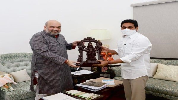 పోలవరం ప్రాజెక్టుకు రూ.55 వేల కోట్లు ఇవ్వండి, అమిత్ షాతో జగన్ భేటీ..