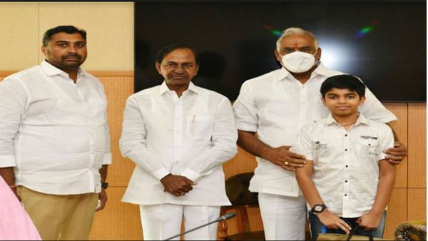 శభాష్ కోనప్ప.. సేవా కార్యక్రమాలు సూపర్, సీఎం కేసీఆర్ ప్రశంసలు