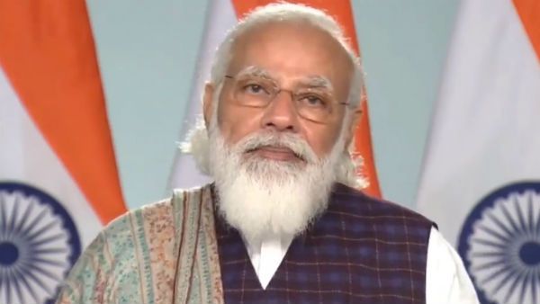 కరోనాను వదలని కరెప్షన్ కింగ్స్ .. కేంద్రానికి 40వేల దాకా ఫిర్యాదులు , నివేదిక కోరిన మోడీ !!