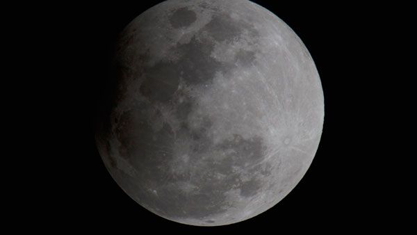 Year Ender 2020 : చంద్రుడిపై భారీగా నీటి ఆనవాళ్లు... నాసా పరిశోధనల్లో వెల్లడి...