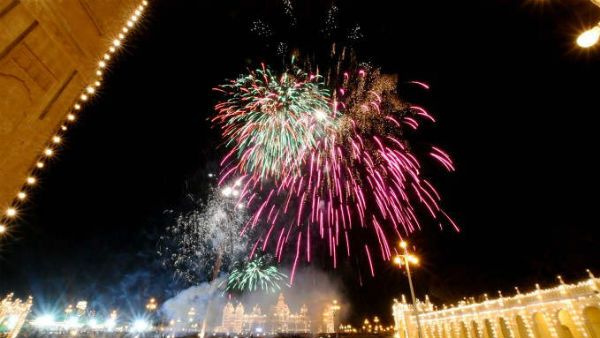 న్యూ ఇయర్ వేడుకలు కూడా నో.. సెకండ్ వేవ్ వల్లే..? కొన్ని రాష్ట్రాల నిర్ణయం..?