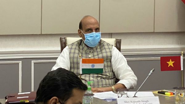 మోడీ వ్యాఖ్యలు , రైతుల డిమాండ్లు .. రాజ్‌నాథ్ సింగ్ నేతృత్వంలో రైతులతో కేంద్రం చర్చలపై ఉత్కంఠ