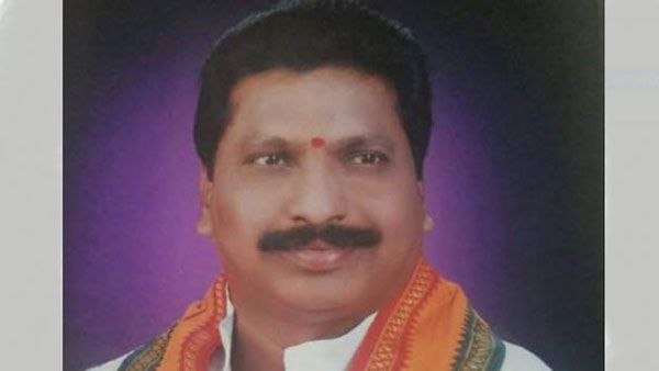 బీజేపీకి షాక్: గ్రేటర్ కార్పొరేటర్ ఆకుల రమేశ్ గౌడ్ మృతి.. బండి సంజయ్ సంతాపం