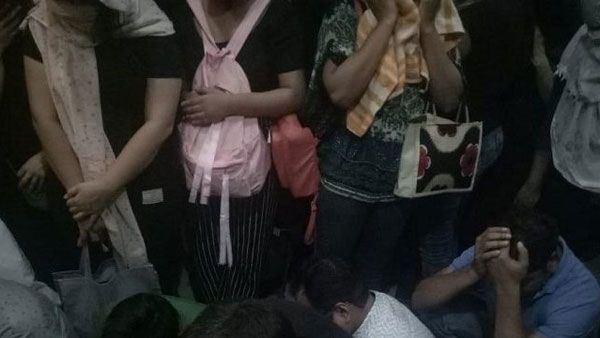 స్పా ముసుగులో సెక్స్ రాకెట్.. రెడ్ హ్యాండెడ్‌గా పట్టుకున్న పోలీసులు... 18 మంది అరెస్ట్..