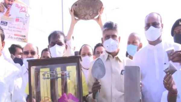 ఇసుక కొరతపై తాపీ పట్టిన చంద్రబాబు... టీడీపీ ధర్నా .. ఏపీ అసెంబ్లీలో ఇసుక సమస్య పై టీడీపీ వాయిదా తీర్మానం