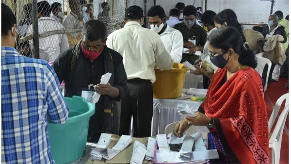 నేరెడ్‌మెట్‌లో ప్రారంభమైన ఓట్ల లెక్కింపు... మరికొద్ది గంటల్లో తేలనున్న ఫలితం...