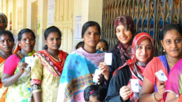 ముగిసిన గ్రేటర్ పోలింగ్ .. ఓటింగ్ ను లైట్ తీసుకున్న గ్రేటర్ ఓటర్లు .. కారు గుర్తు హైలెట్ చేశారని బీజేపీ ఫిర్యాదు